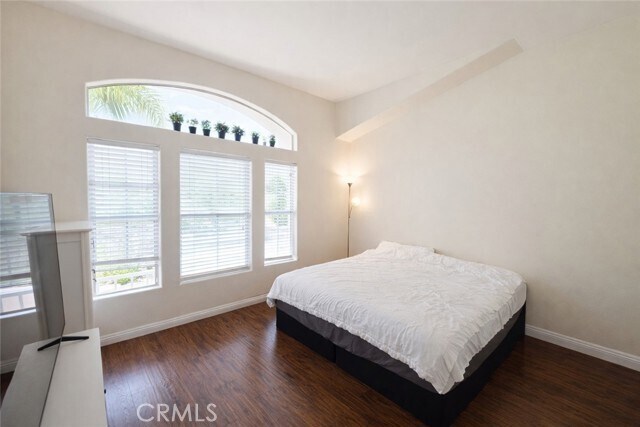 Building Photo - 2100 Camellia Ln