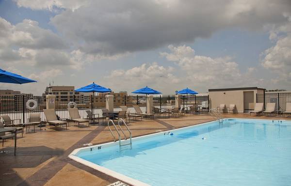 pool access - 1332 15th Street NW