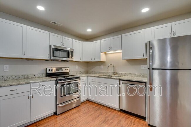 Building Photo - 2913 Running Creek Ln