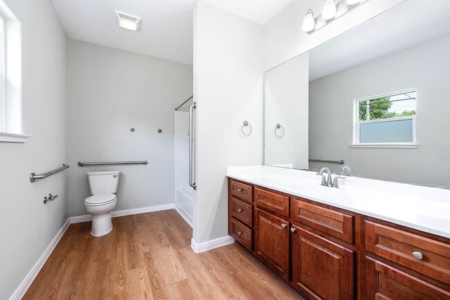 Building Photo - 1530 1st Ave N