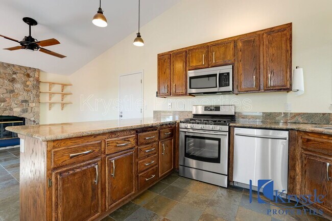 Building Photo - 530 N Regatta Dr