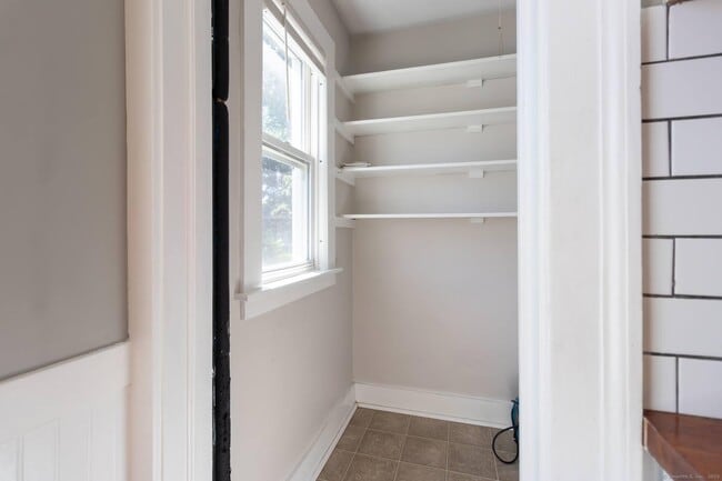 Building Photo - 207 Divinity St