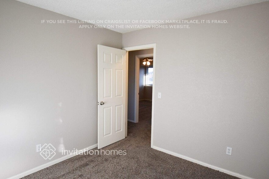 Building Photo - 9918 Garland Dr