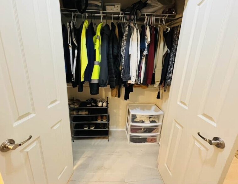 Building Photo - 8789 S Caliente Dr