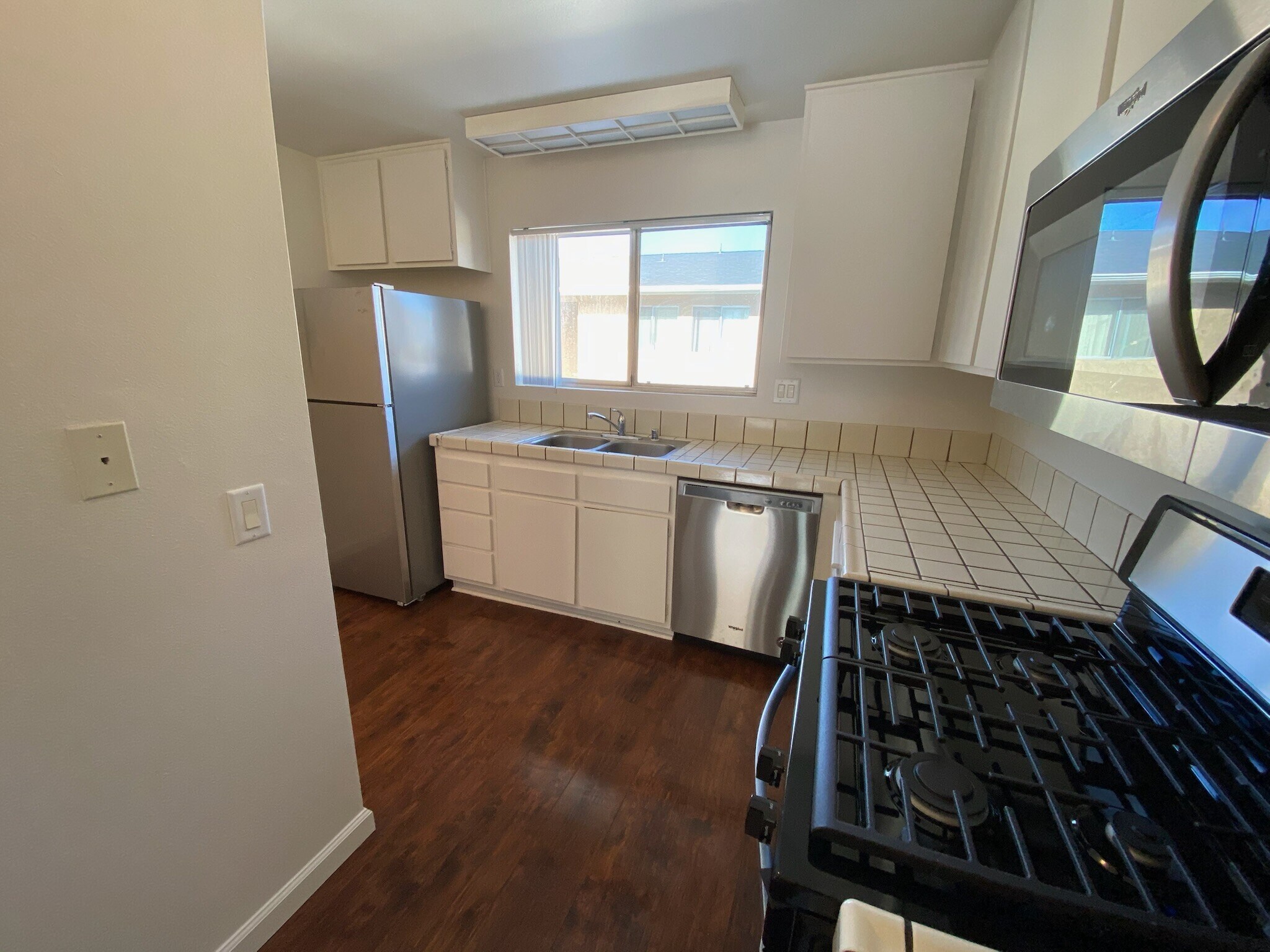 Building Photo - 4265 Mesa Vista Way