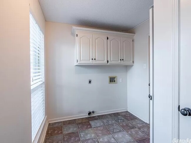 Building Photo - 12 Cherry Leaf Cove