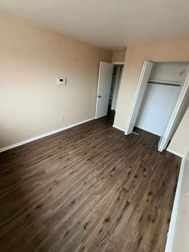 Building Photo - 14835 Euclid Ave