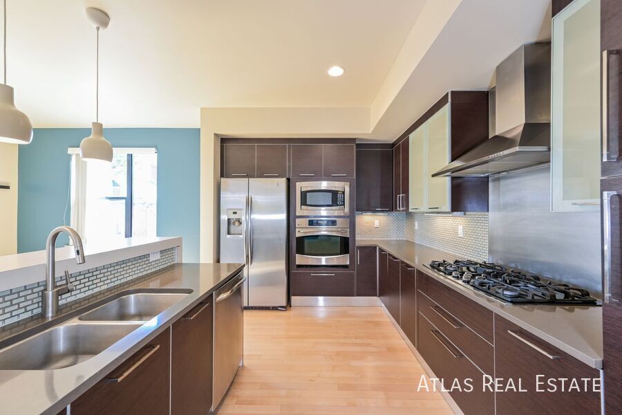 Building Photo - 3420 W 32nd Ave