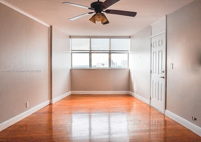 Building Photo - 100 Golden Isles Dr