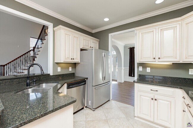 Building Photo - 100 Montview Way