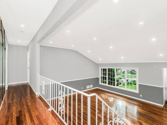 Building Photo - 90 Patton Dr