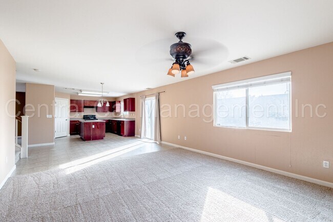 Building Photo - Large 4 Bedroom/2.5 Bath Home with a Large Loft - $2795 Per Month!