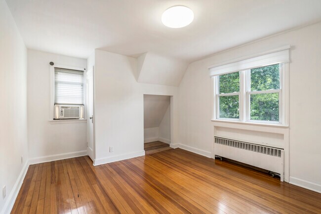 Building Photo - 181 5th St