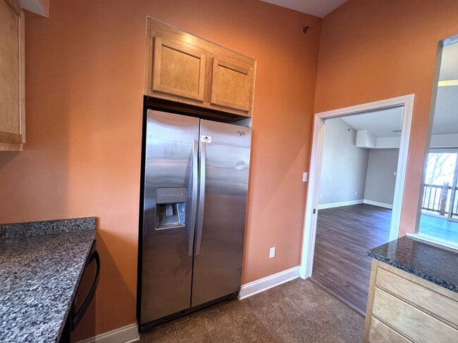 Building Photo - Central AVL Condo - Huge Deck, Views and Community Pool