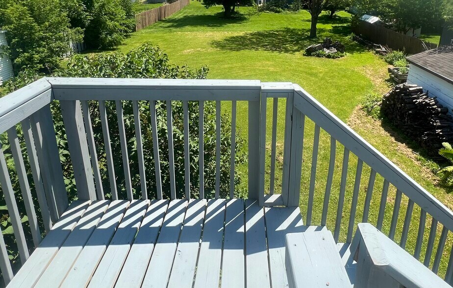 Backyard / Upper balcony - 829 Milwaukee St