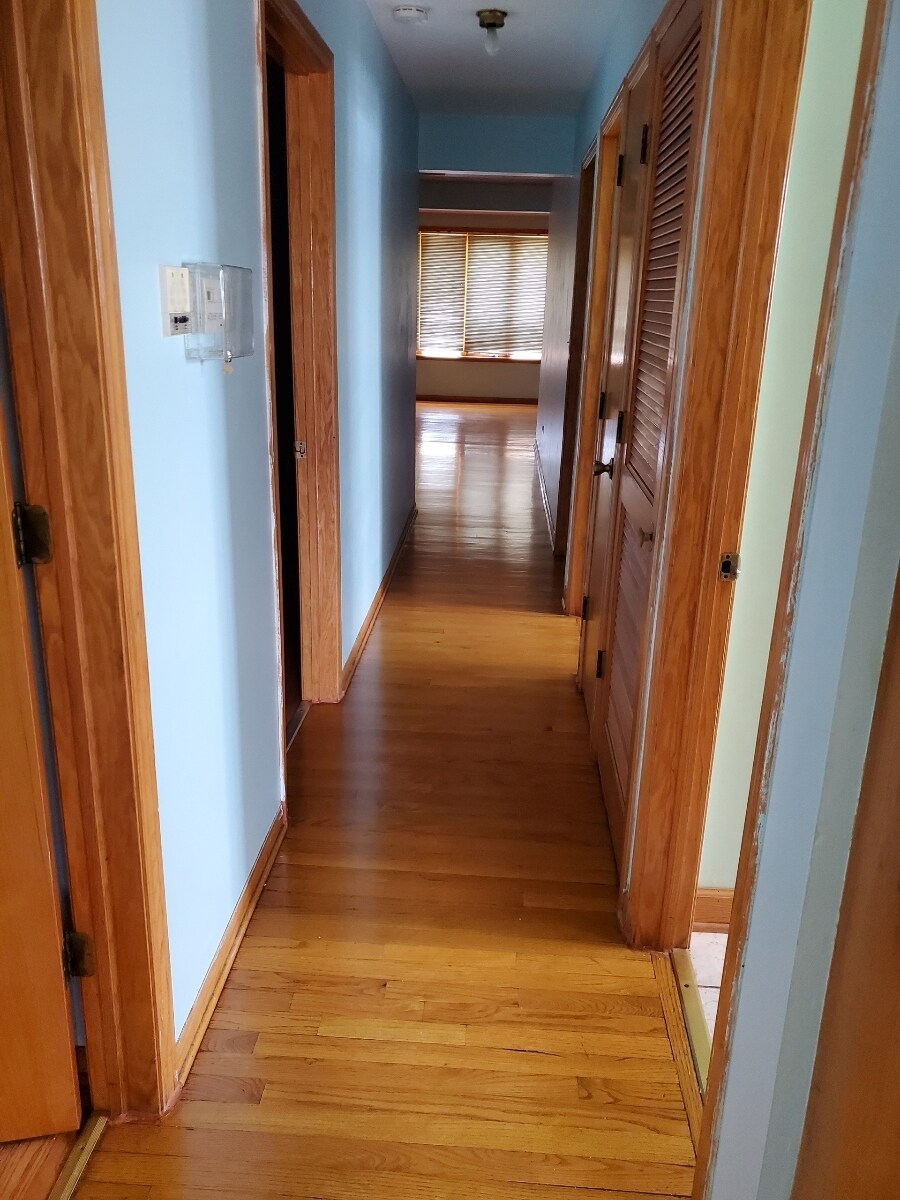 Hallway - 6206 N Richmond St