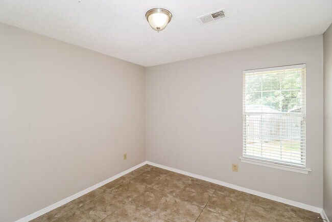 Building Photo - 5898 Hickory Greene Cove