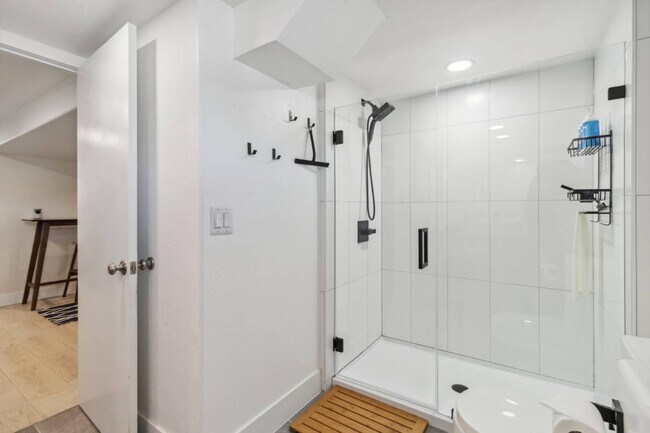 Building Photo - 1815 W Idaho St