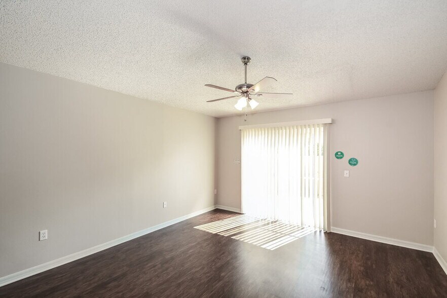 Building Photo - 7428 Prosperity Park Rd N