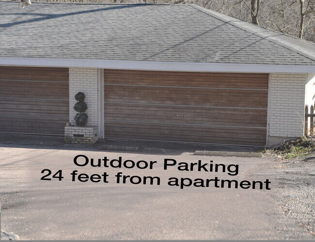 Building Photo - 28576 W Lindbergh Dr