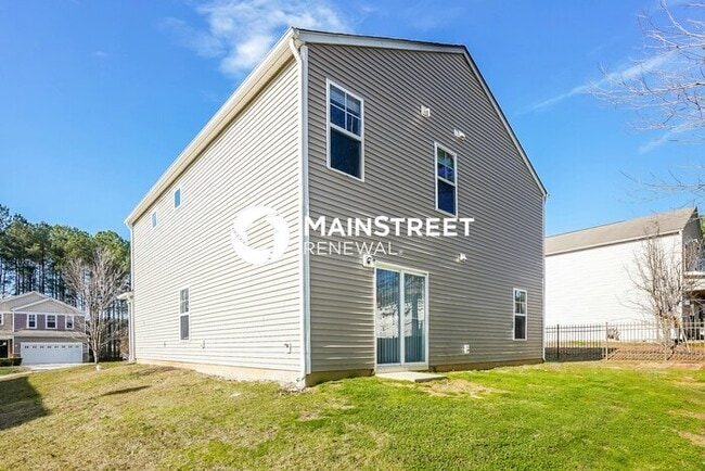Building Photo - 4 Bedroom Pet-Friendly Home in Knightdale, NC with Main Street Renewal