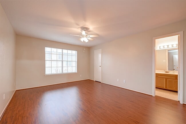 Building Photo - 7597 Cambridge St