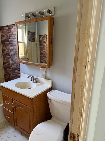 Building Photo - 3112 W Mott Ave