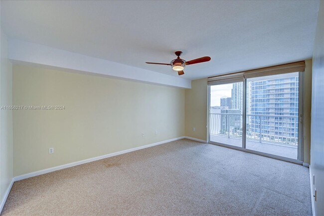 Building Photo - 1200 Brickell Bay Dr