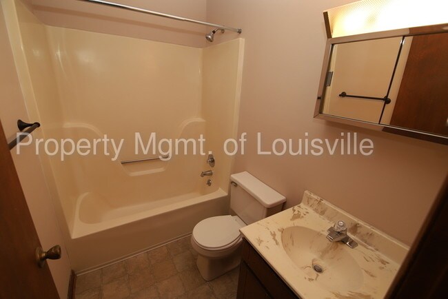 Building Photo - One Bedroom apt in Hebron Estates area