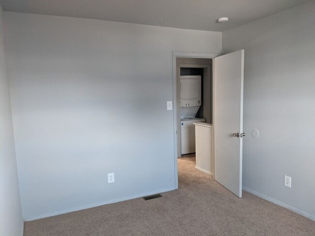 Building Photo - Come enjoy Richmond living at Colorado Manor