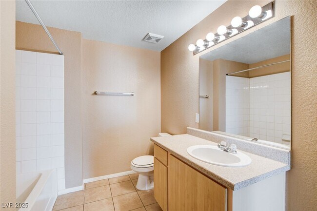 Building Photo - 6955 N Durango Dr