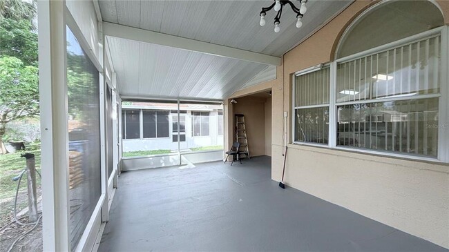 Building Photo - 10216 Oasis Palm Dr