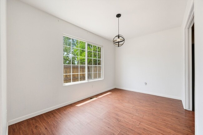 Building Photo - 13002 Harrison Dr
