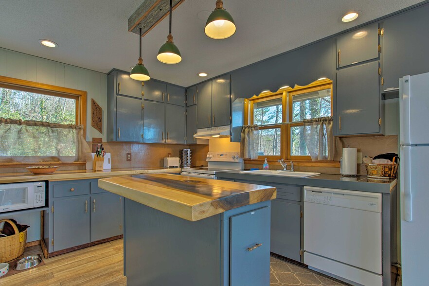 kitchen - 1225 Becky Mountain Road