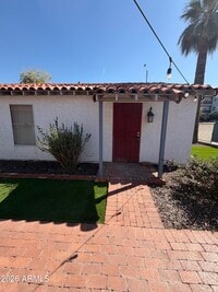 Building Photo - 706 W Taylor St