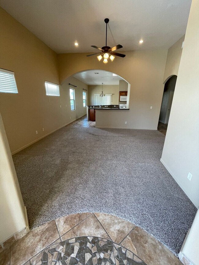 Building Photo - Charming 3 Bedroom, 2 Bath, 2 Car Garage Home - Available Now!