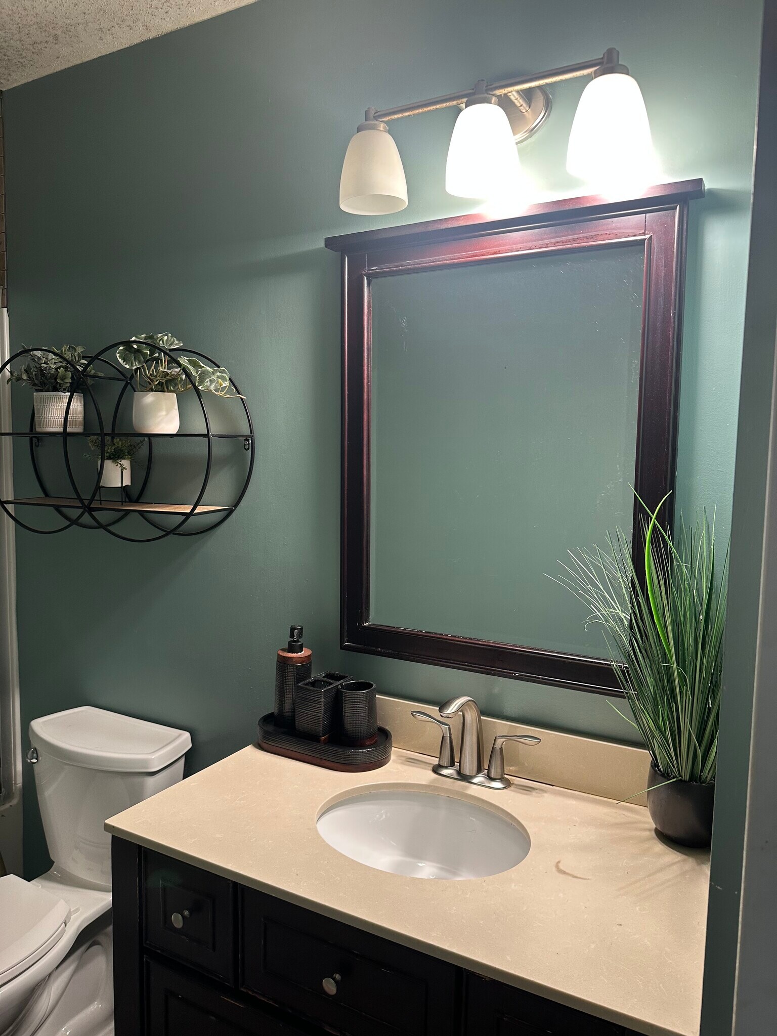 Building Photo - 29 Montano Rd