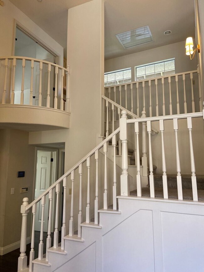 Building Photo - American River Canyon Folsom - 3 Bdrm, 3 Bath in gated community