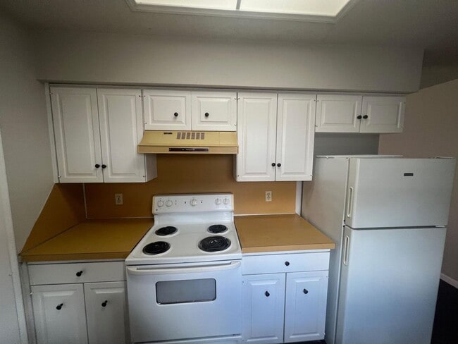 Building Photo - 6517 Dunn Dr