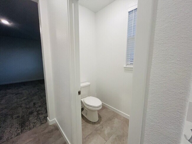 Building Photo - 3760 Oyster Pt Wy