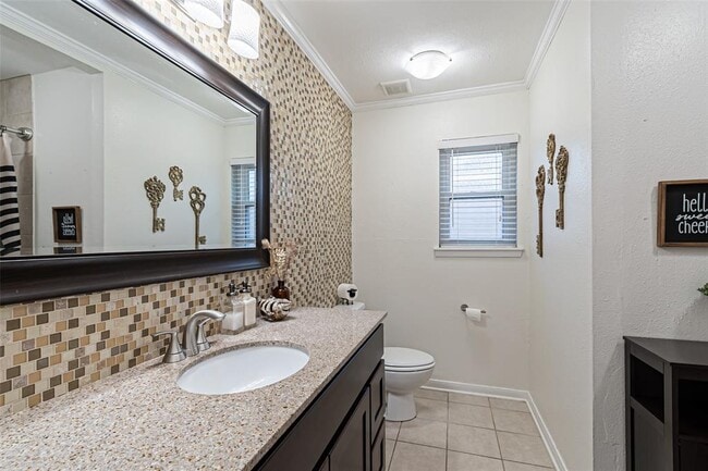 Building Photo - 5611 Winding Way Dr