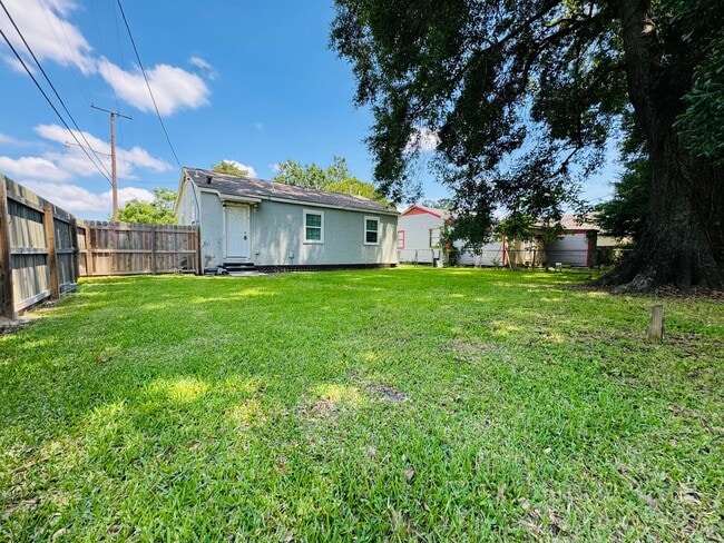 Building Photo - 1847 N 16th St