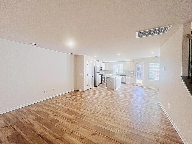 Building Photo - 922 Powder Crk Dr