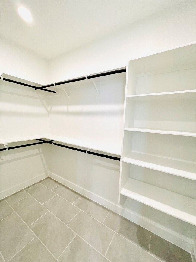 Building Photo - 596 Santa Rosa Hls Dr