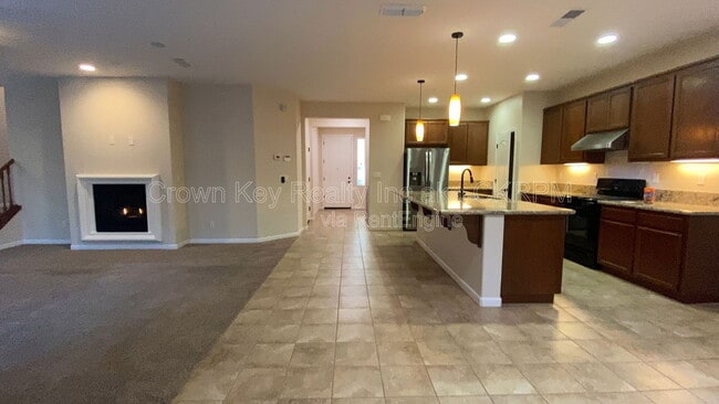 Building Photo - 172 W Viola St