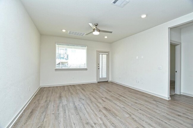 Building Photo - 204 Merrick Rd