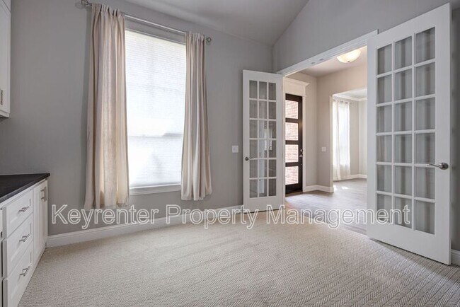 Building Photo - 15121 SE 56th St