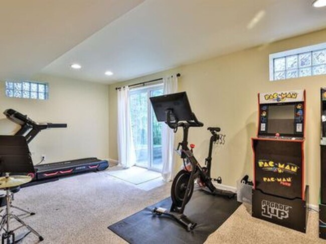 Building Photo - Beautiful Home in Prime Montgomery Location