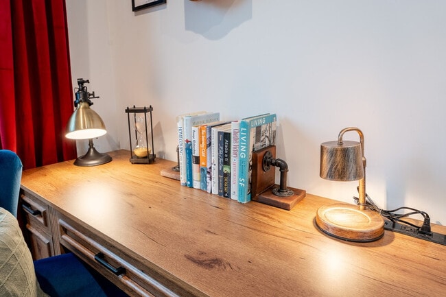 Building Photo - 2732 Fair Oaks Ave