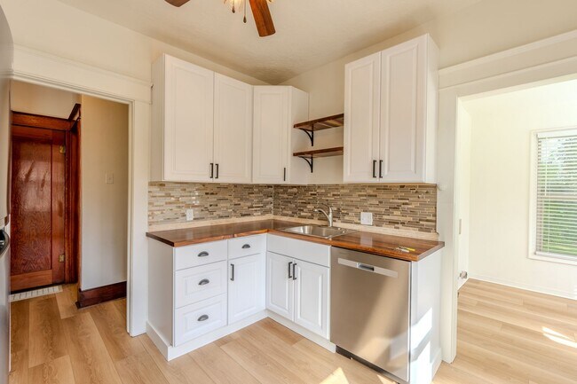 Building Photo - Brown Duplex